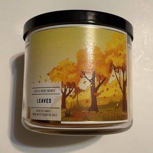 Brand New Unused Bath & Body Works Leaves Candle